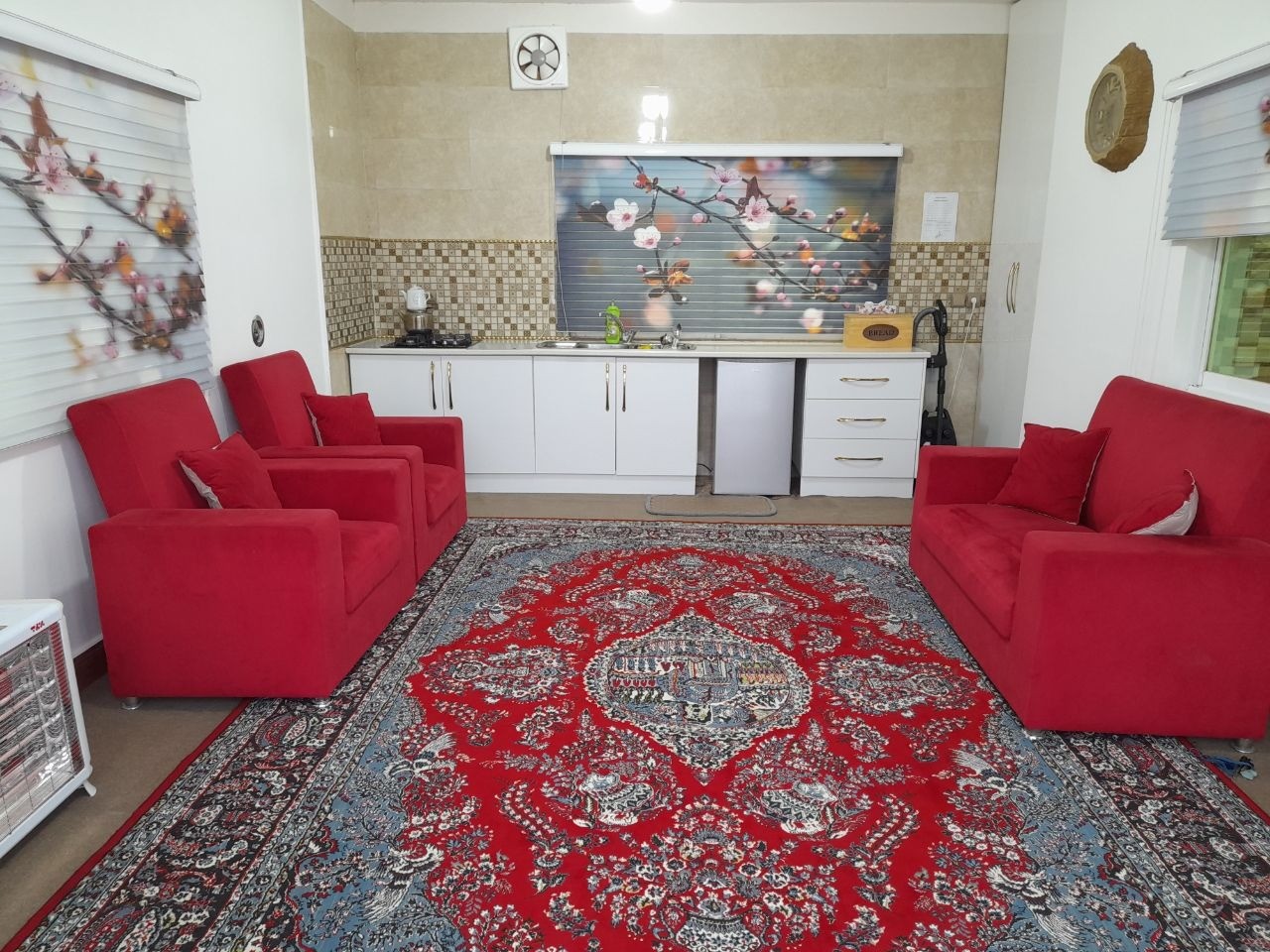 سالن و آشپزخانه سالن و آشپزخانه