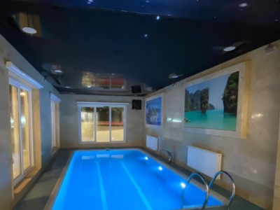 ویلای دوبلکس ساحلی دارای استخر آبگرم سرپوشیده ویلای دوبلکس ساحلی دارای استخر آبگرم سرپوشیده