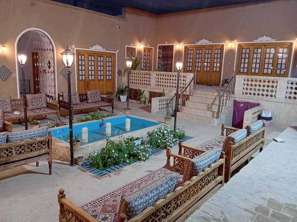 حیاط