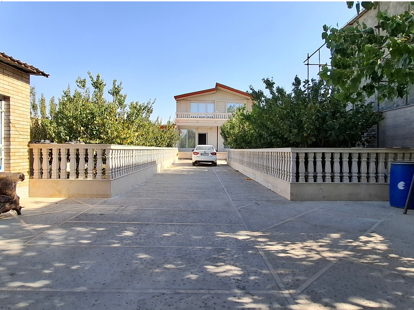 نمای ورودی