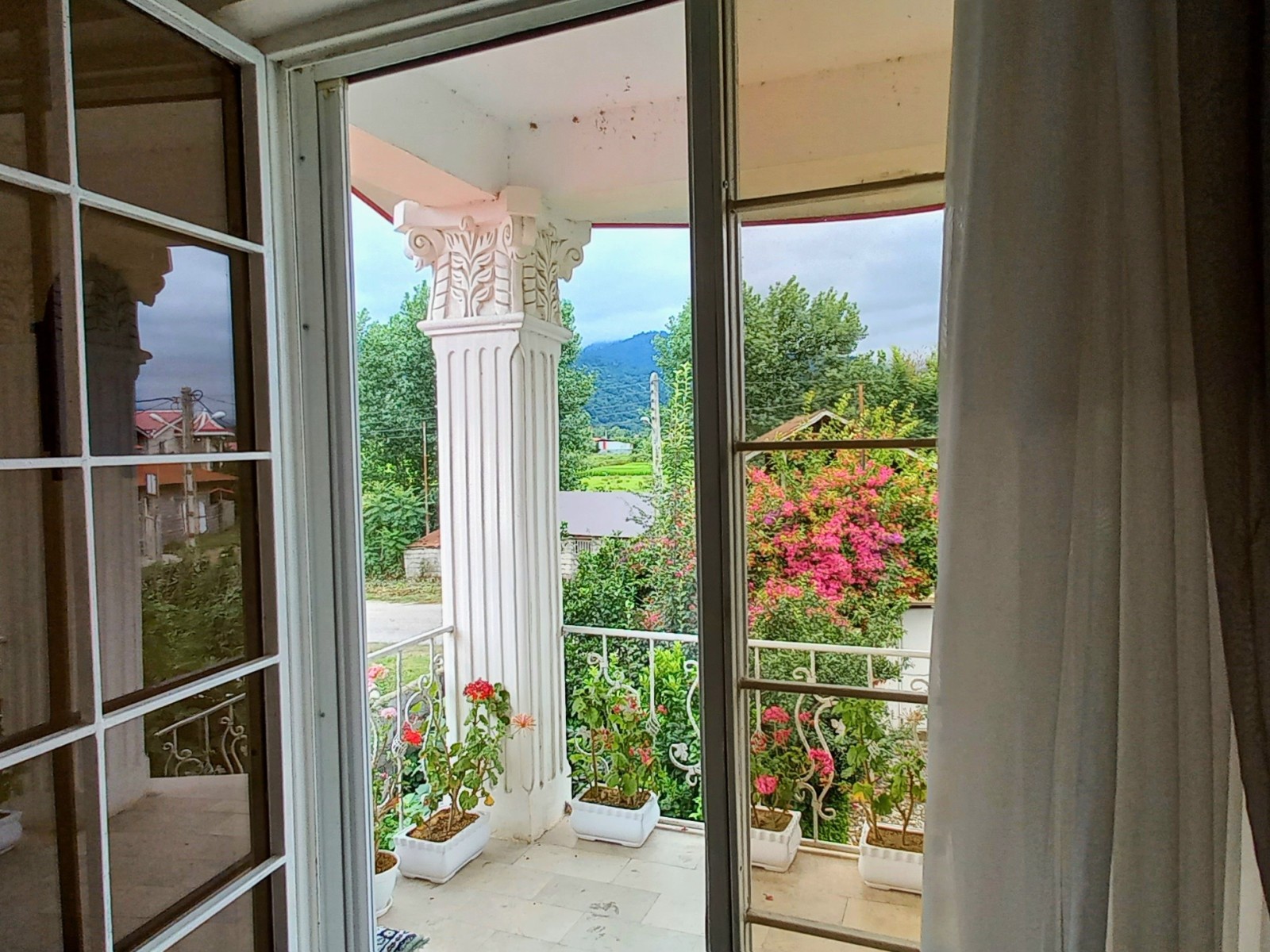 منظره روبهرو منظره روبهرو