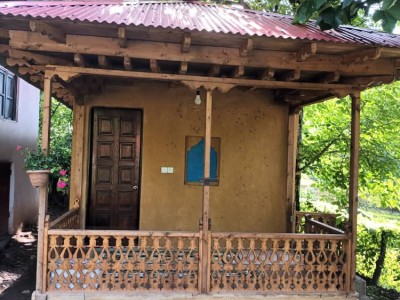 کلبه گلی نقلی در ییلاق اندل