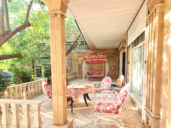 نمای مسقف حیاط