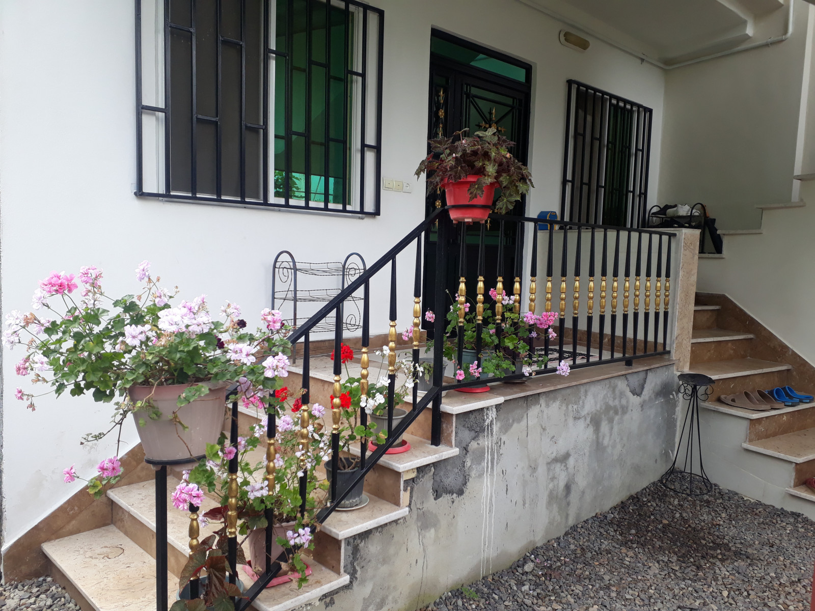 ورودی اقامتگاه ورودی اقامتگاه