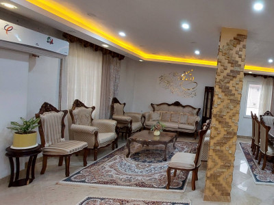 عمارتی پنج خواب مستر و استخر سرپوشیده آبگرم عمارتی پنج خواب مستر و استخر سرپوشیده آبگرم