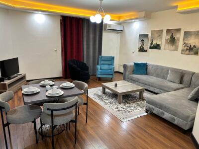 آپارتمان چسبیده به بازار مروارید دوخوابه واحد 5 آپارتمان چسبیده به بازار مروارید دوخوابه واحد 5