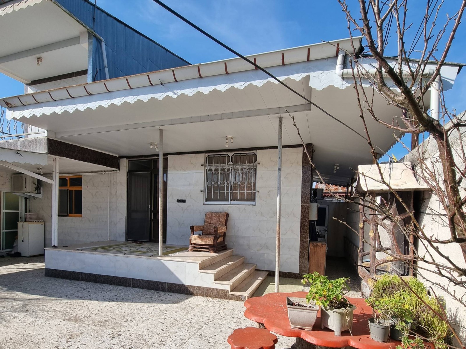 نمای بیرونی ساختمان نمای بیرونی ساختمان