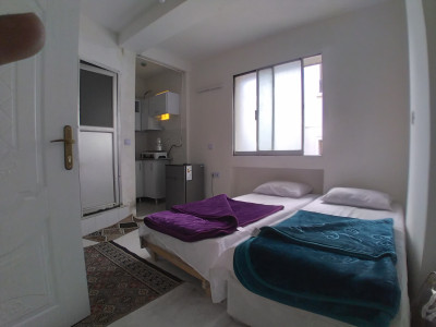 واحد دو تخته در نزدیکی حرم مطهر