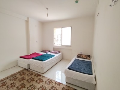 واحد سه تخته در نزدیکی حرم مطهر