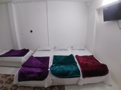 واحد چهارتخته در نزدیکی حرم مطهر