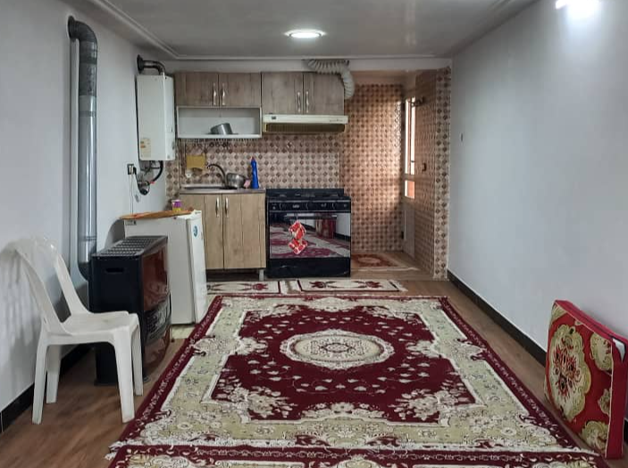اتاق پذیرایی و آشپزخانه