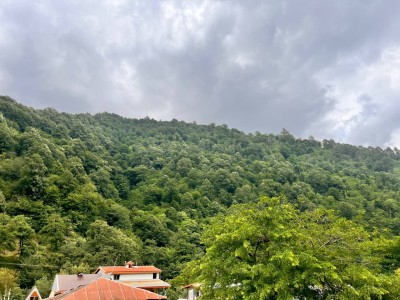 خونه باغ روستایی با چیدمان سنتی