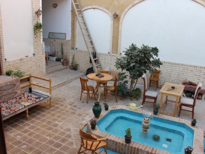 عمارت سنتی گلابگیر "واحد 2 خواجه نشین"