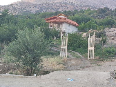 ویلا باغ مشرف به کوهستان و رودخانه