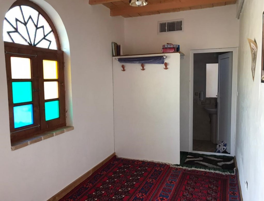 داخل اتاق "سقف چوبی (1)"