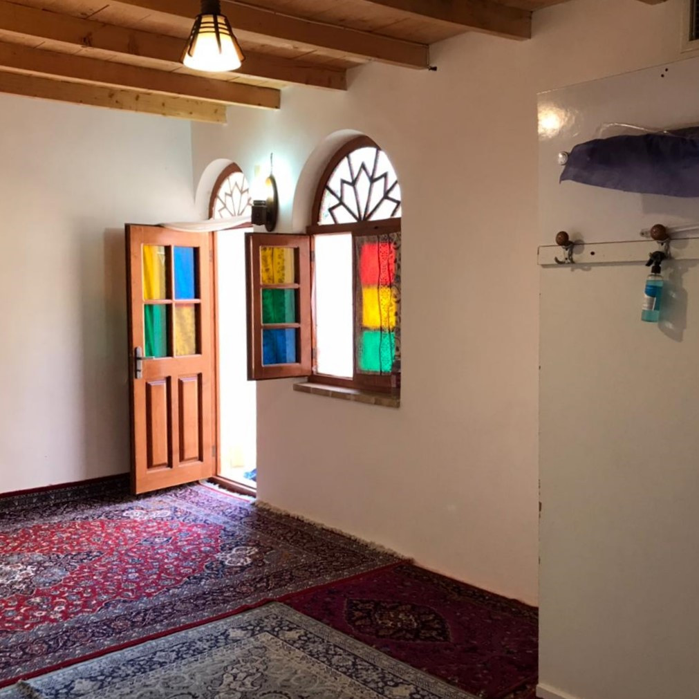 داخل اتاق "سقف چوبی (3)"