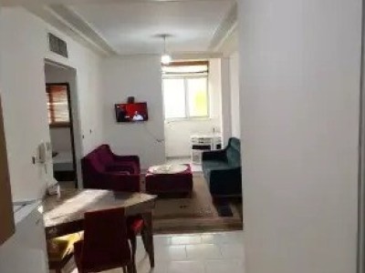 واحد مبله و تمیز با نورگیر عالی