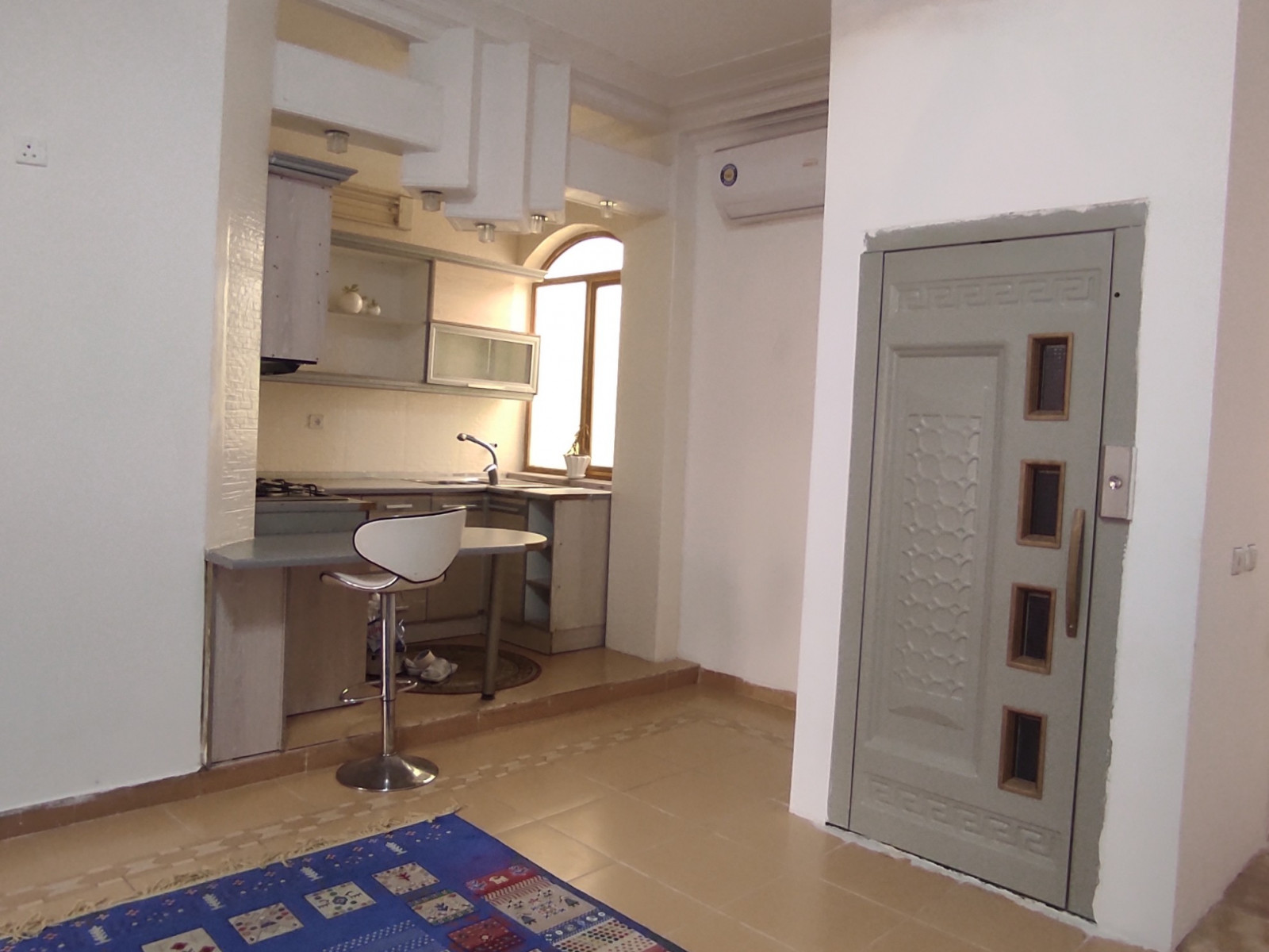 اتاق پذیرایی بالا