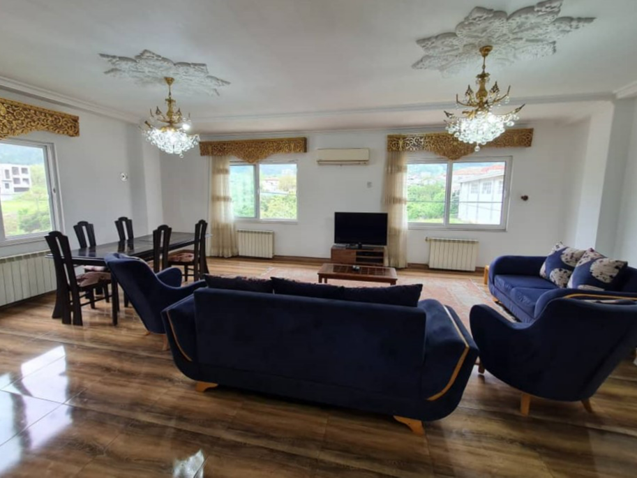 اتاق پذیرایی طبقه اول