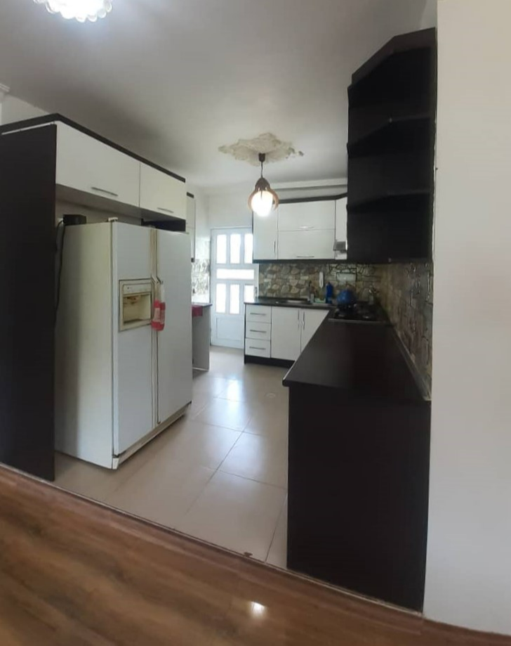 آشپزخانه طبقه اول