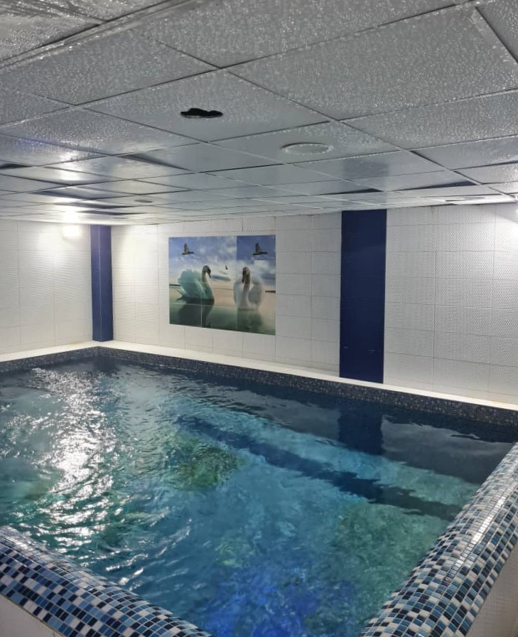 استخر طبقه همکف