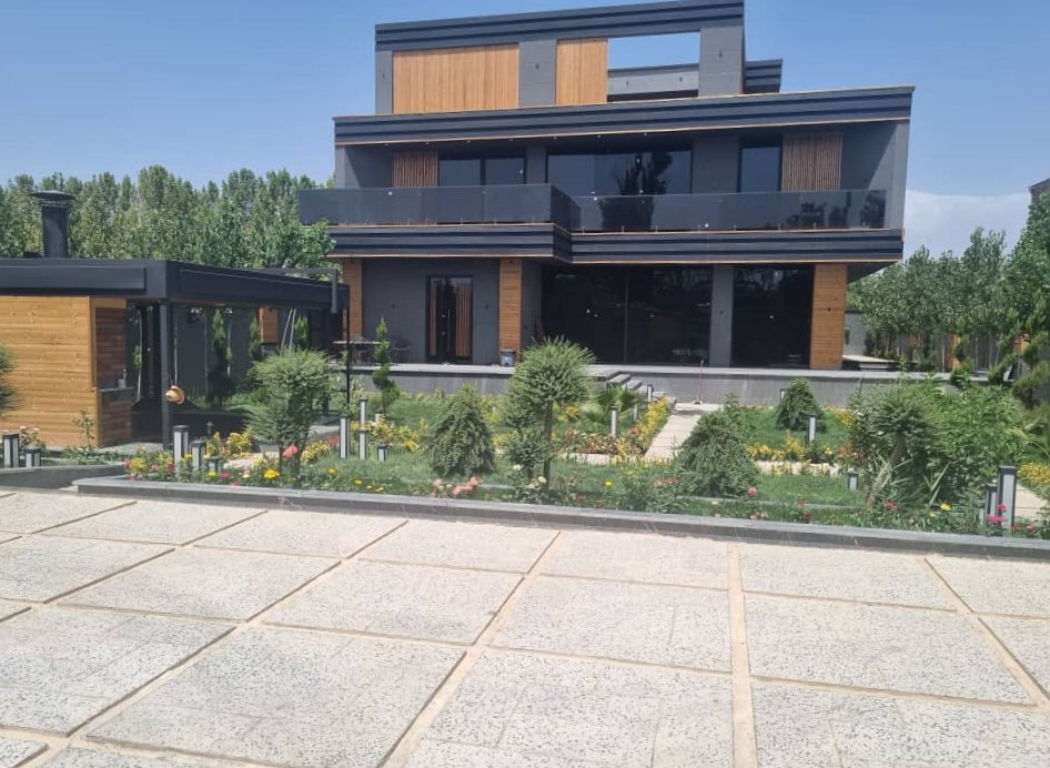 نمای بیرونی ساختمان