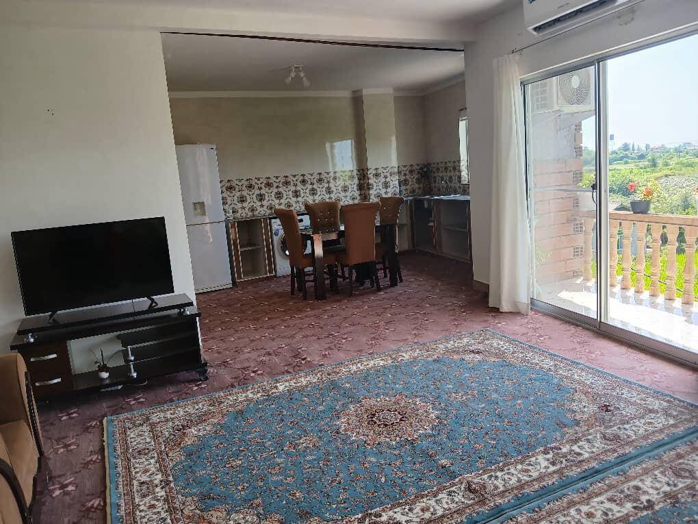 پذیرایی و اشپزخانه