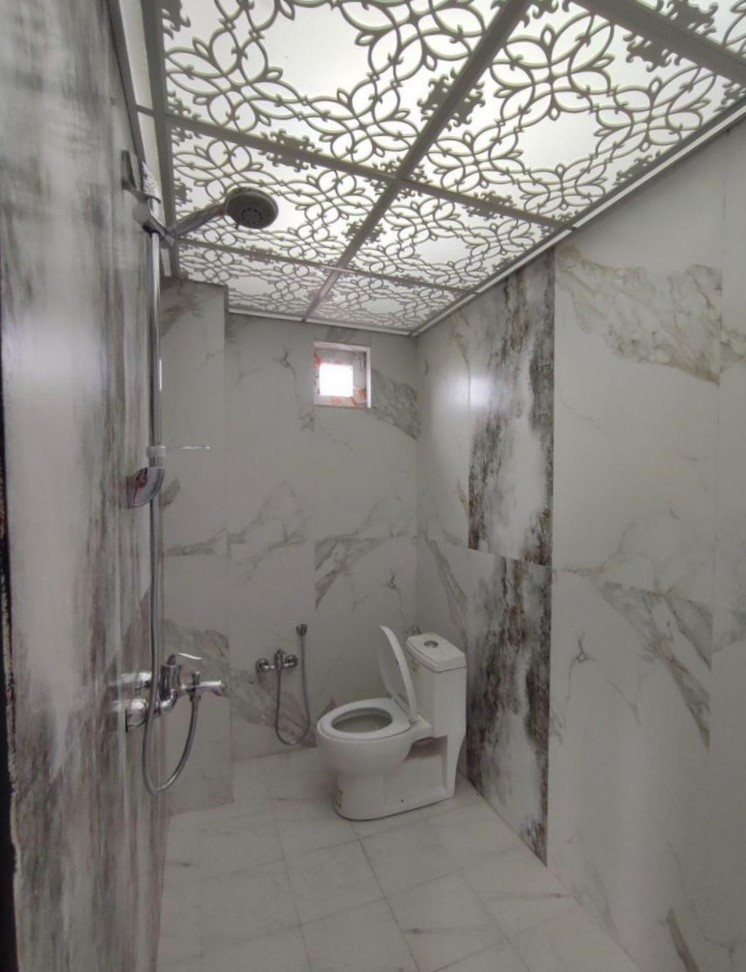 سرویس بهداشتی و حمام طبقه اول