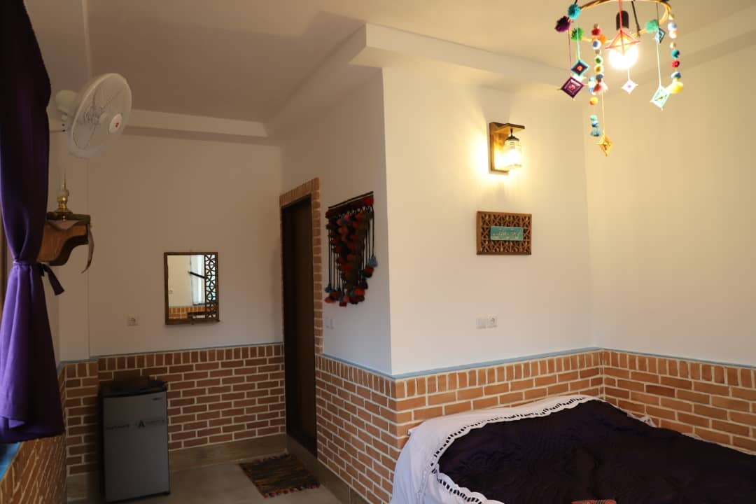 اتاق بنفشه