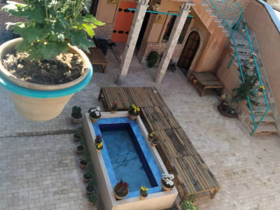 اتاق سوسن چلچراغ "بومگردی گلجان"