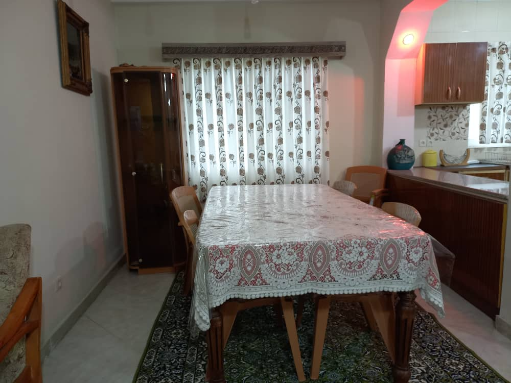 میز غذاخوری