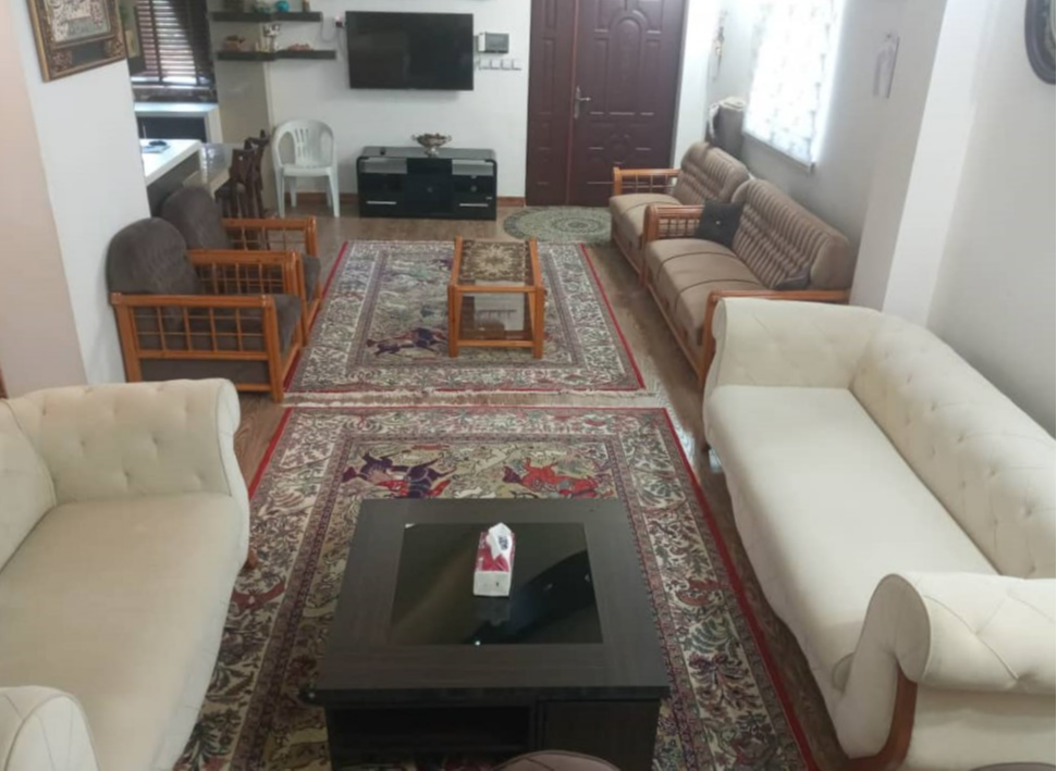 اتاق پذیرایی طبقه همکف