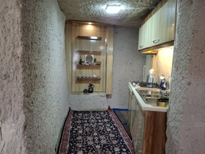 خانه سنگی سوین در روستا کندوان با منظره فوق العاده