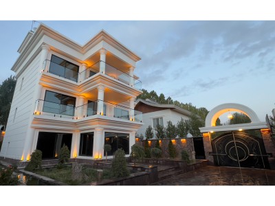 عمارت آنا دارای استخر و جکوزی آبگرم