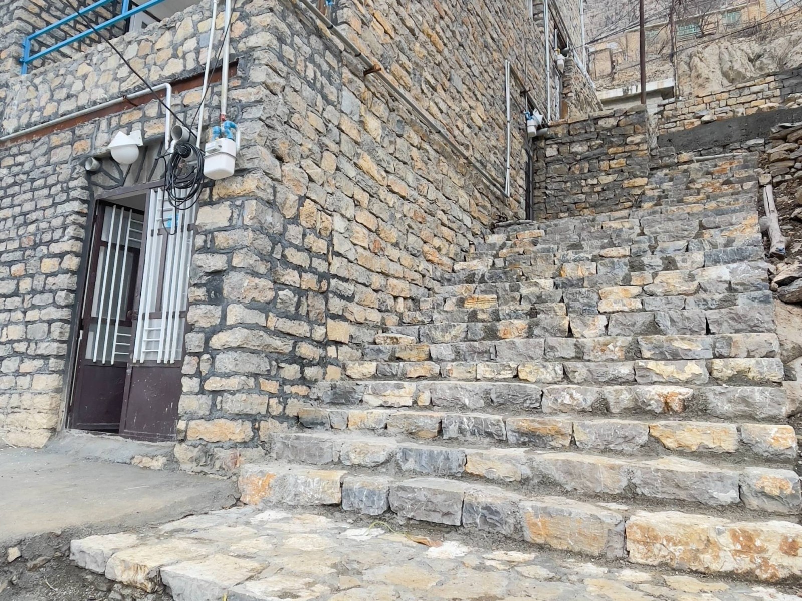 نمای بیرونی ساختمان