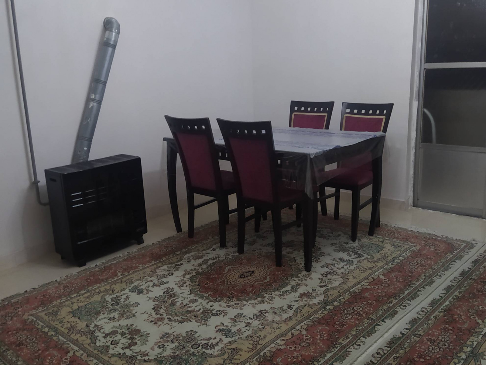 میزغذاخوری میزغذاخوری