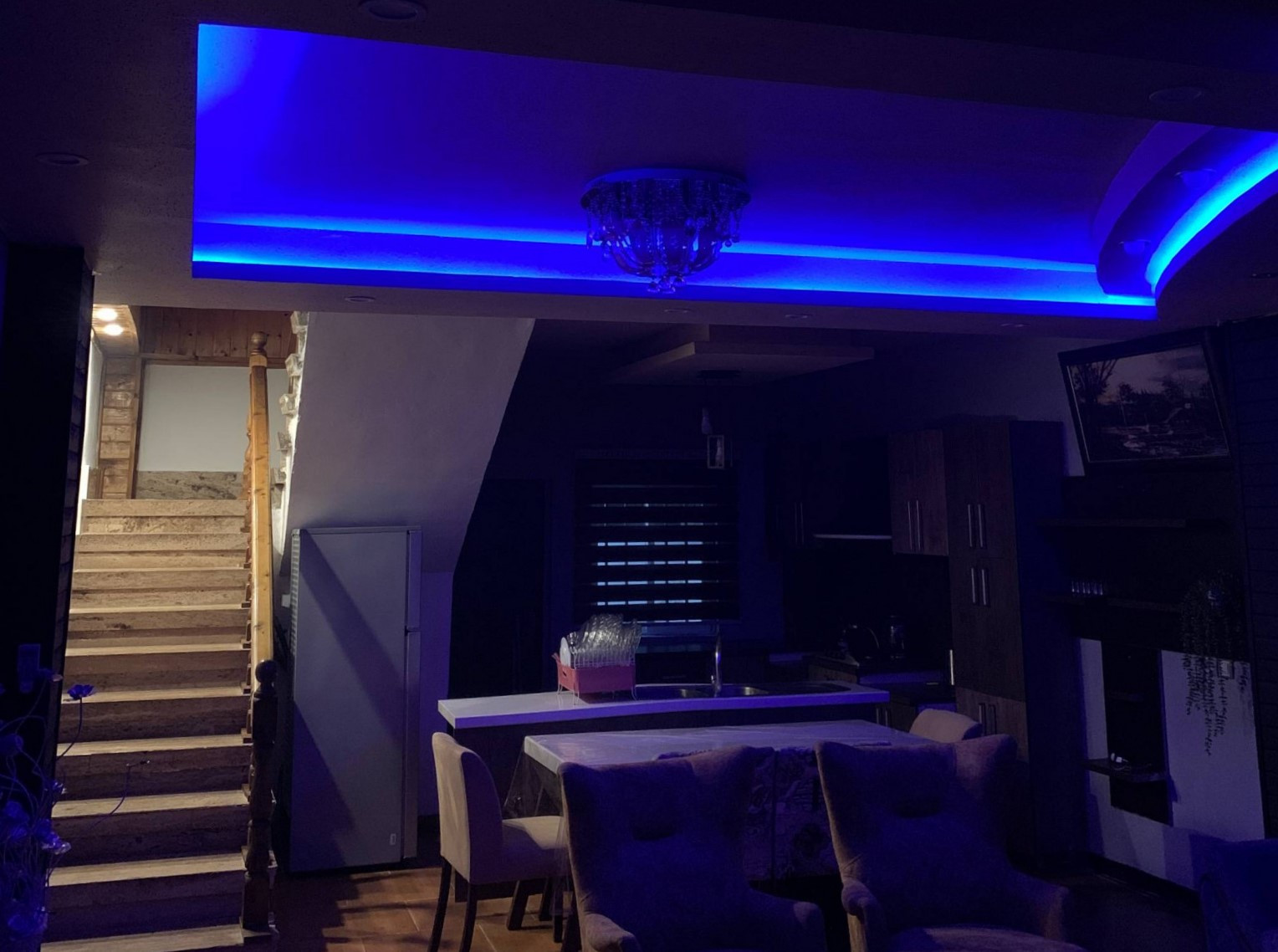 اتاق پذیرایی طبقه همکف