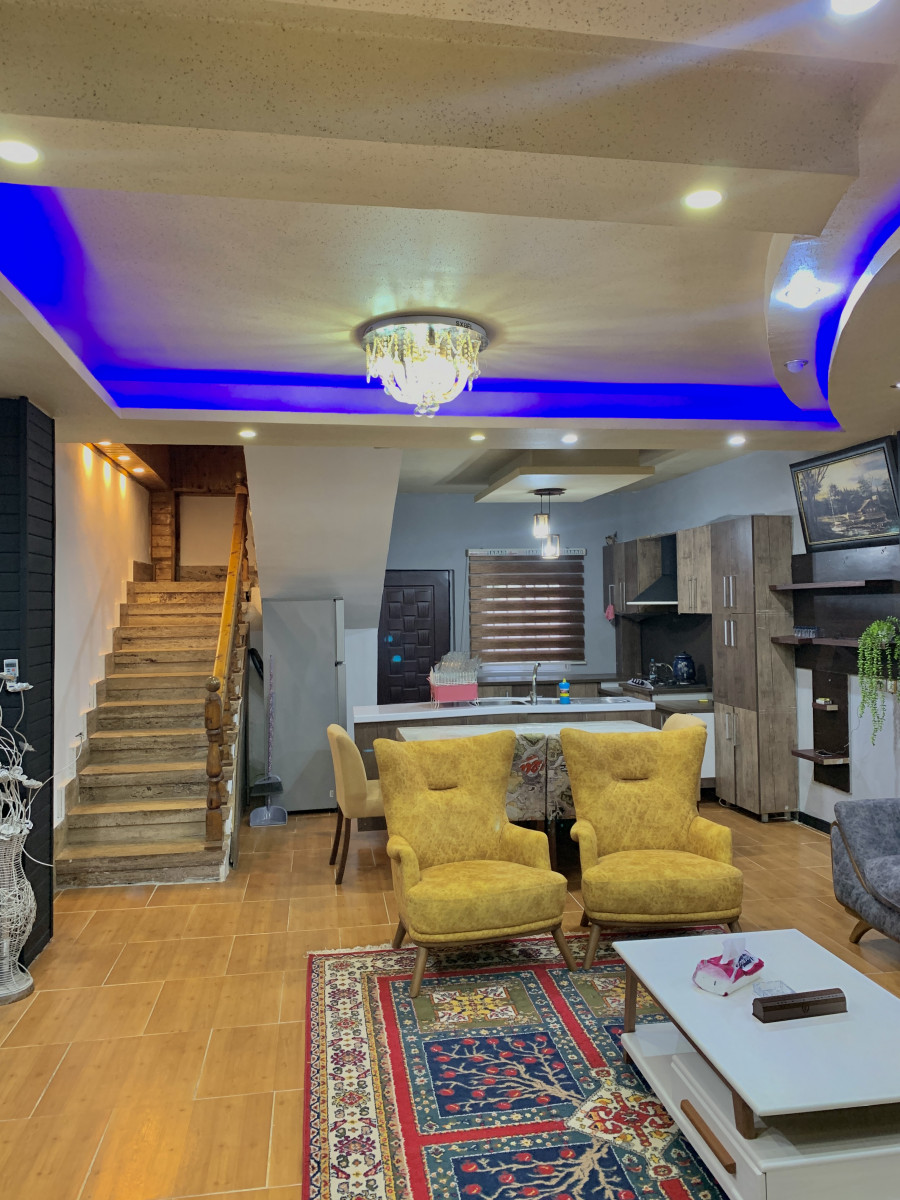 اتاق پذیرایی طبقه همکف