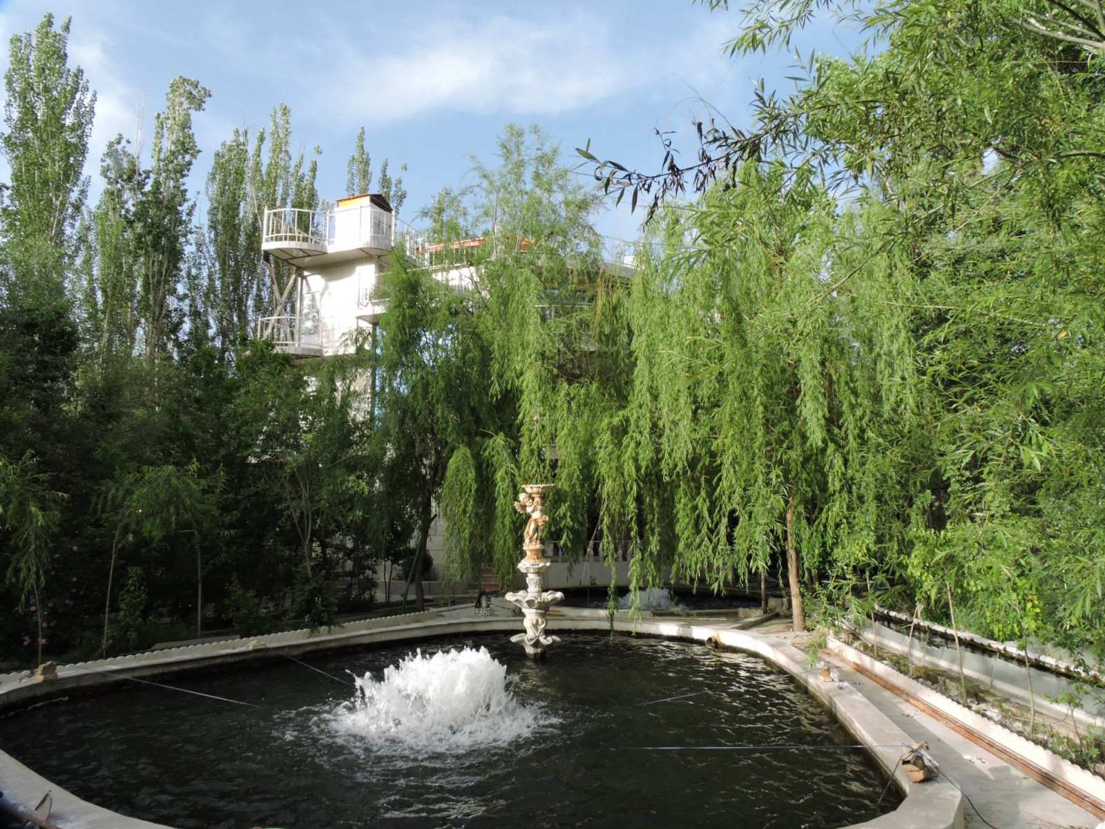 نمای بیرونی ساختمان