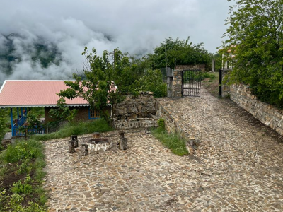 واحد مبله و مجهز، دارای تراسی زیبا با ویو ابر 2 واحد مبله و مجهز، دارای تراسی زیبا با ویو ابر 2