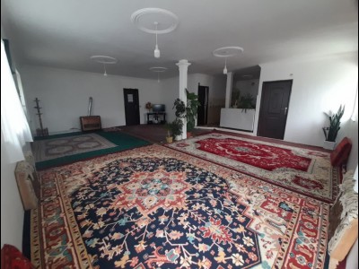 اقامتگاه آغ چشمه با محیط آرام و دلباز