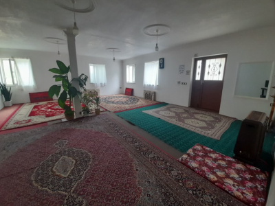 اقامتگاه آغ چشمه با محیط آرام و دلباز