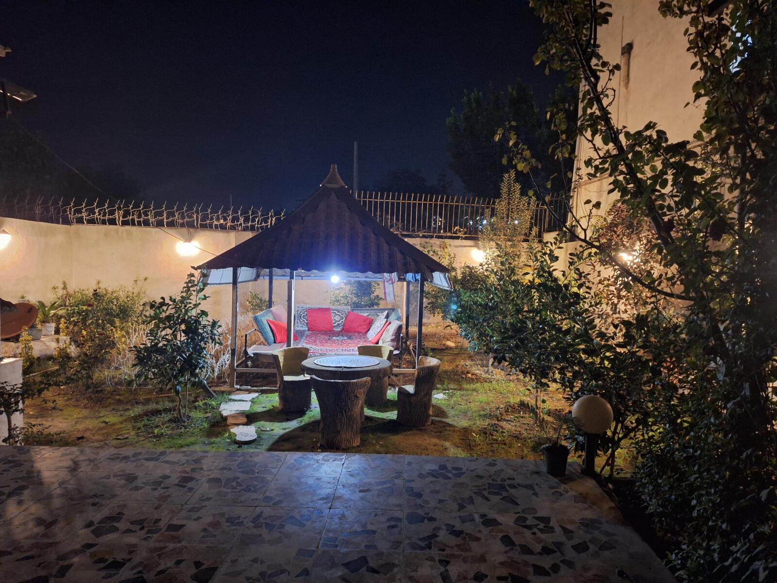 حیاط حیاط