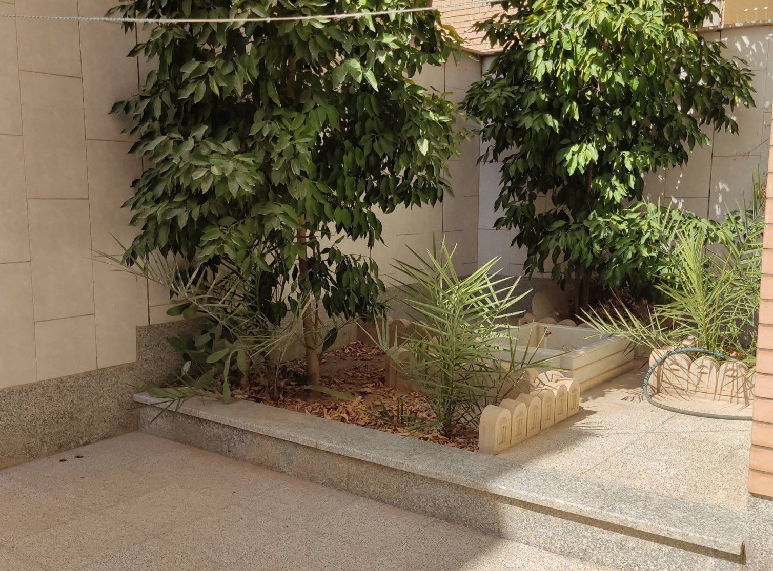 حیاط اختصاصی
