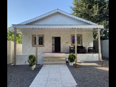 خانه روستایی، با منظره فضای سبز زیبا