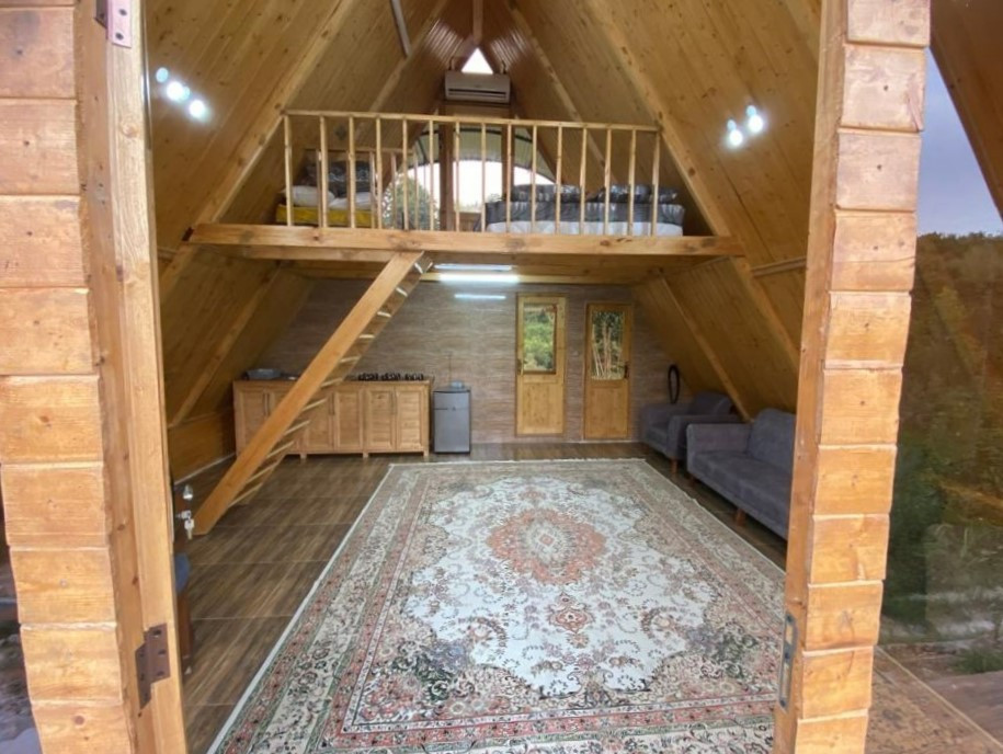 اتاق پذیرایی طبقه همکف