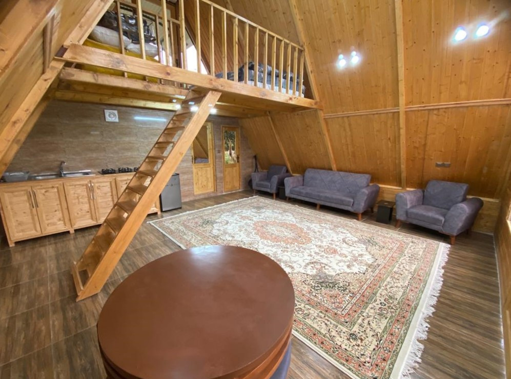 اتاق پذیرایی طبقه همکف