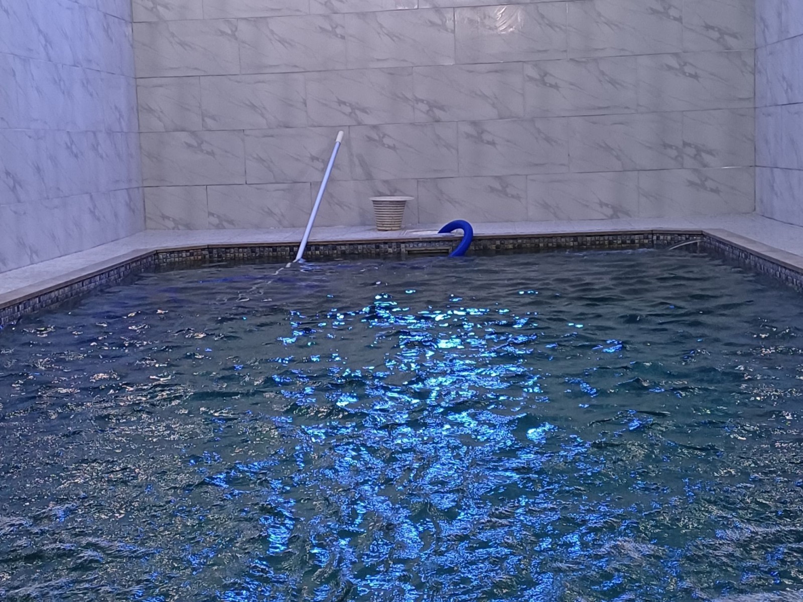 استخر استخر