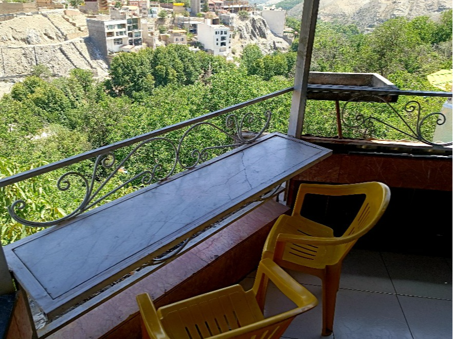 تراس با ویو جنگلی