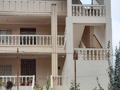 ویلای تک خواب جنگلی با تراسی دلباز